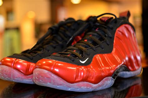The striking colourway brings the heat, while the upper's iconic liquid design boosts the cool factor. . Foamposites metallic red